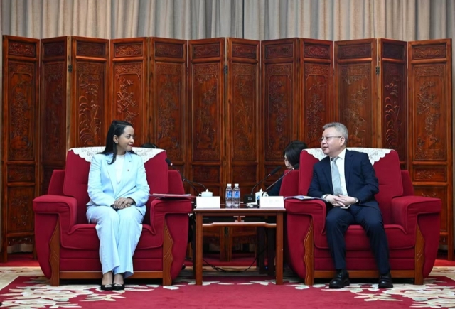 <CMSPRO_DOCUMENT FIELD='title'></CMSPRO_DOCUMENT>